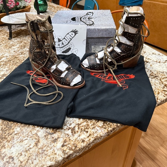 Freebird by Steven HAZEL Black Distressed Gladiator Sandals - Picture 12 of 12